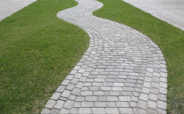 Cost of Walkway Paving in Oakland